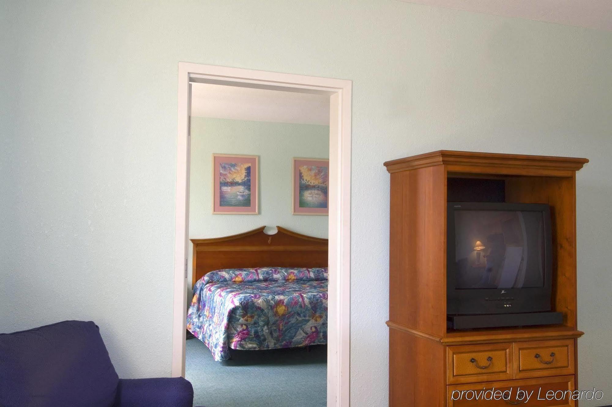 Cocoa Beach Suites Hotel Habitación foto